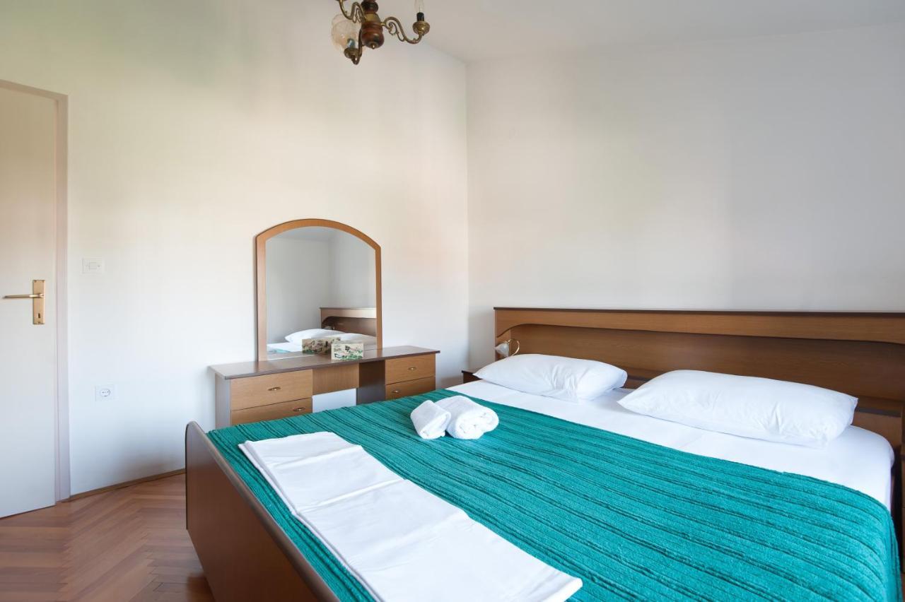 Apartments By The Sea Turanj, Biograd - 6445 Экстерьер фото