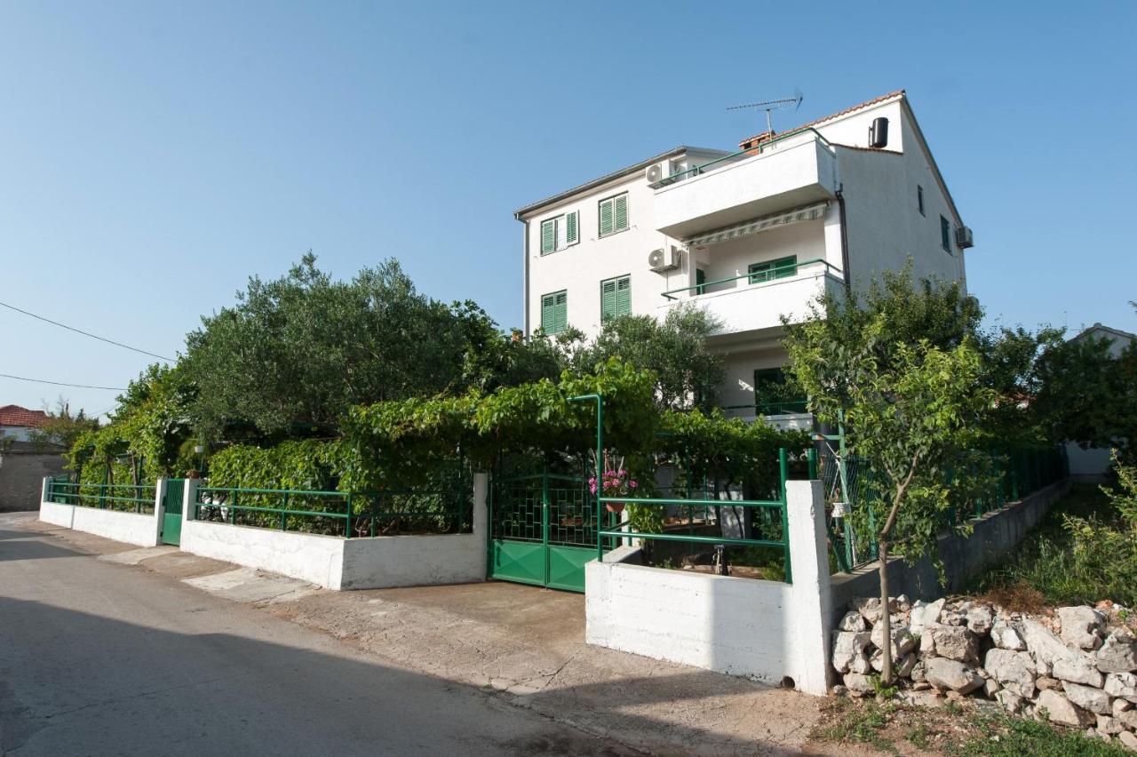 Apartments By The Sea Turanj, Biograd - 6445 Экстерьер фото