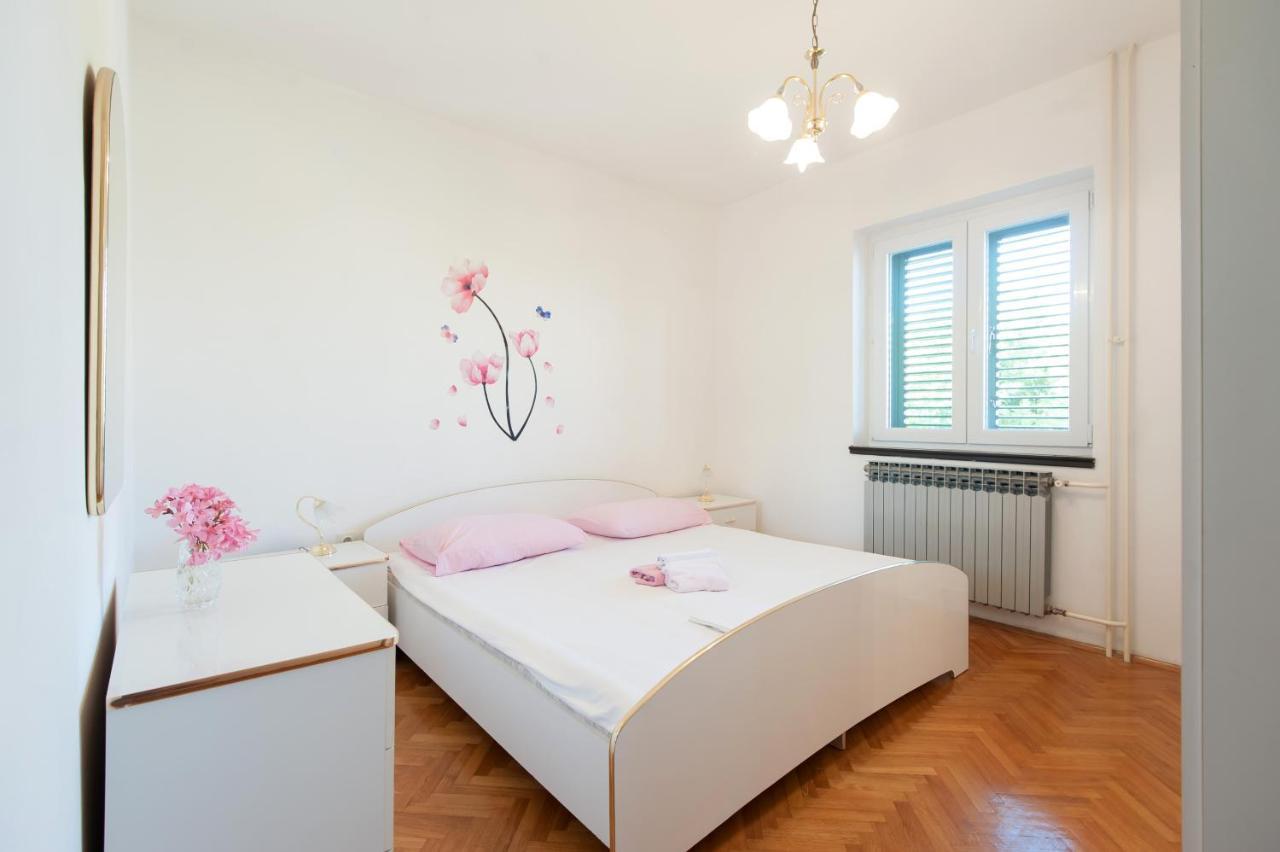 Apartments By The Sea Turanj, Biograd - 6445 Экстерьер фото